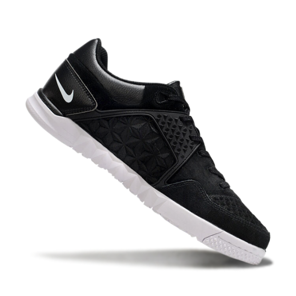 Nike5 Street Gato Black and White IC