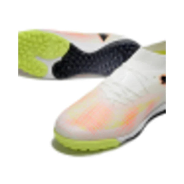 Future 8 WhitPuma e and Orange TF