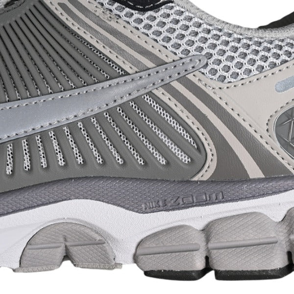 Nike Air Zoom Vomero 5 Gray Running Shoes