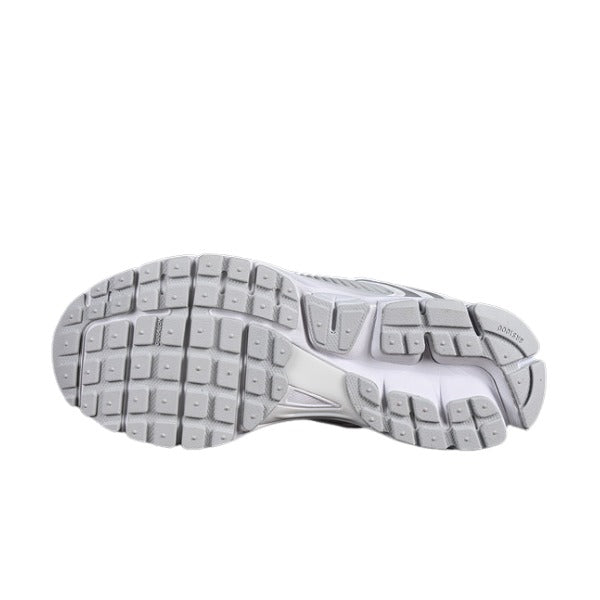 Nike Air Zoom Vomero 5 White and Light Blue Running Shoes